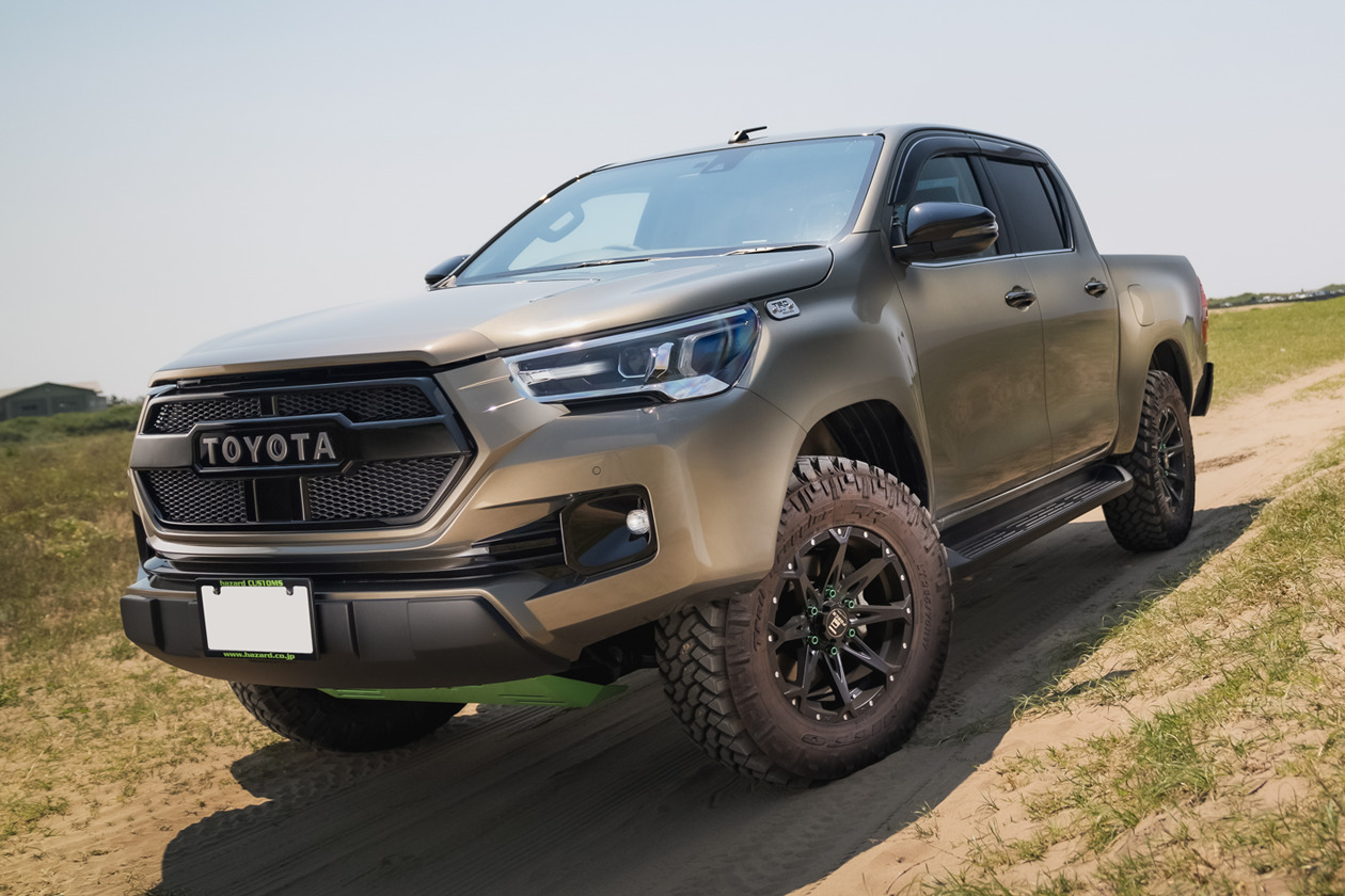 オフロードを駆け抜けるHILUX